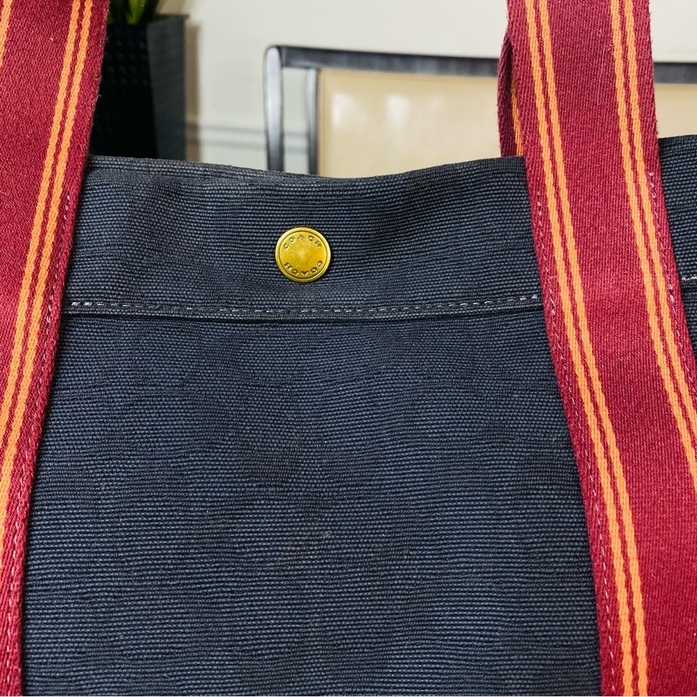 COACH Spin Tote 42 Signature Jacquard in Black/Red - Picture 9 of 12